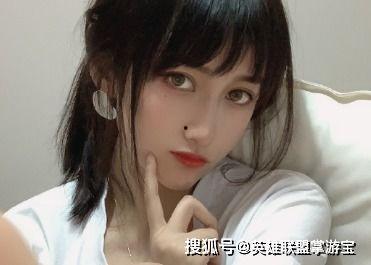 直播女吃瓜事件,揭秘网络直播的争议与反思