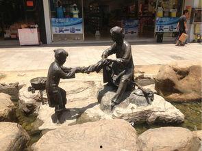 学校雕塑吃瓜,吃瓜的智慧与启示